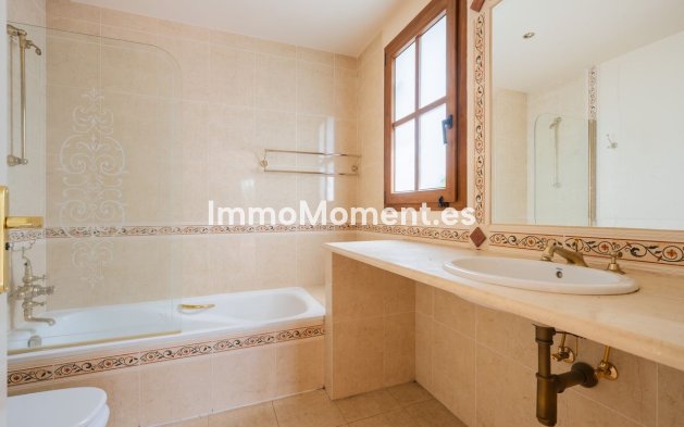 Bestaande woning - Vrijstaande villa - Estepona  - Estepona Centro