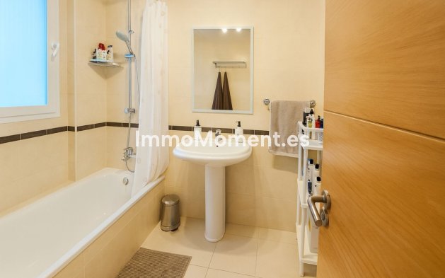 Resale - Apartment - Manilva - La Duquesa