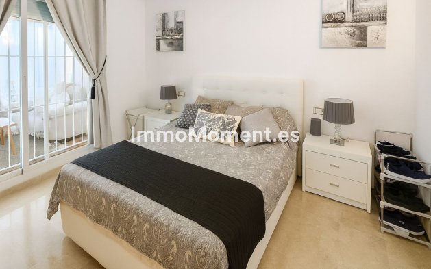 Resale - Apartment - Manilva - La Duquesa