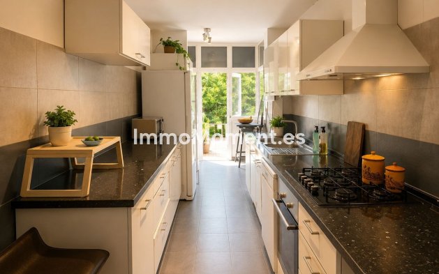 Revente - Appartement - Marbella - Nueva Andalucía