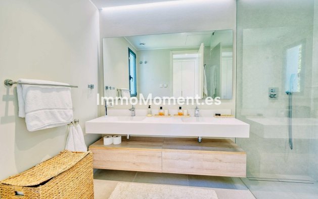 Wiederverkauf - Freistehende Villa - Estepona  - Estepona Centro