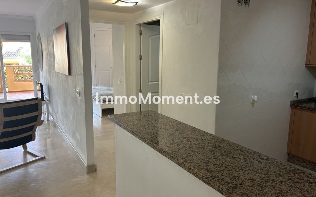 Resale - Apartment - Marbella - Elviria