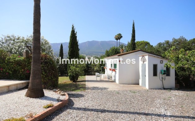 Wiederverkauf - Freistehende Villa -   Inländisch - Alhaurín el Grande Centro