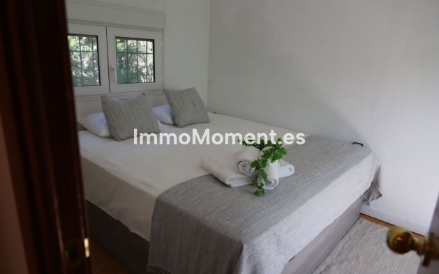 Wiederverkauf - Freistehende Villa -   Inländisch - Alhaurín el Grande Centro