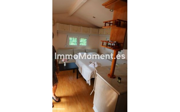 Wiederverkauf - Freistehende Villa -   Inländisch - Alhaurín el Grande Centro