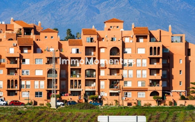 Resale - Apartment - Manilva - La Duquesa