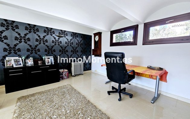 Bestaande woning - Vrijstaande villa - Estepona  - Estepona Centro