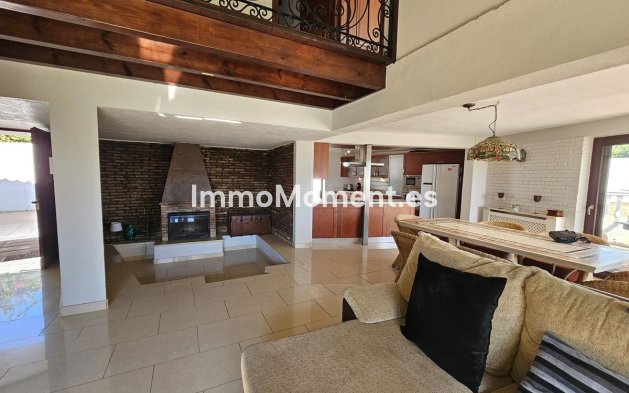 Bestaande woning - Vrijstaande villa - Estepona  - Estepona Centro