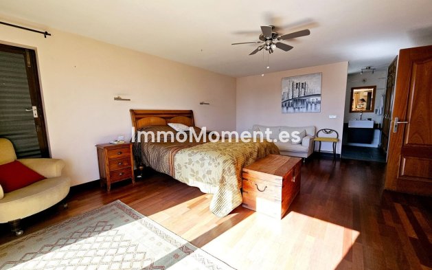 Bestaande woning - Vrijstaande villa - Estepona  - Estepona Centro