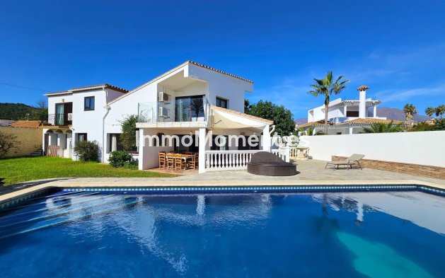 Bestaande woning - Vrijstaande villa - Estepona  - Estepona Centro