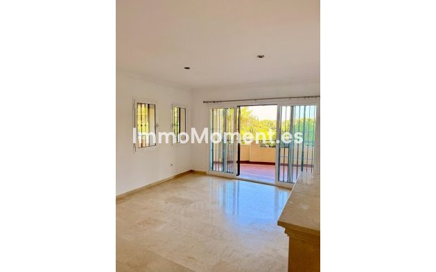 Resale - Apartment - Marbella - Elviria