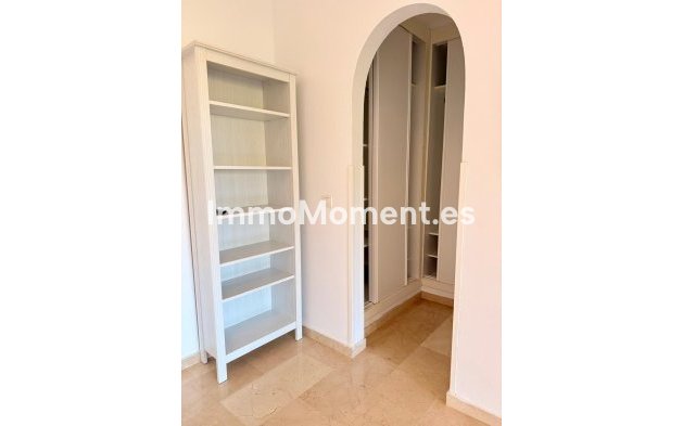 Resale - Apartment - Marbella - Elviria