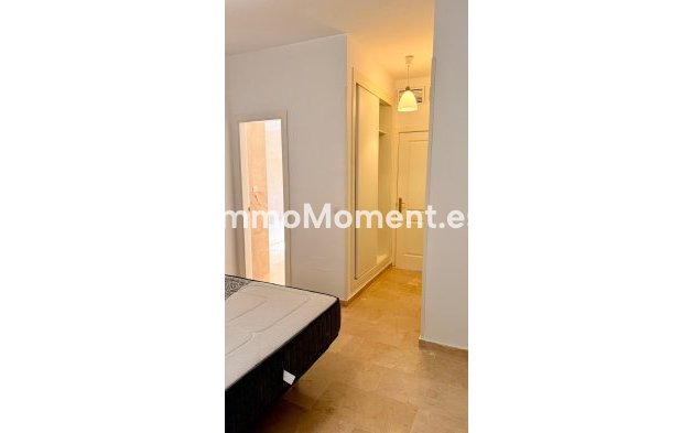 Resale - Apartment - Marbella - Elviria