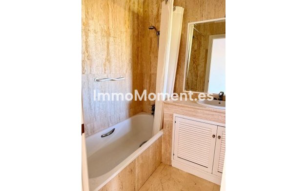 Resale - Apartment - Marbella - Elviria