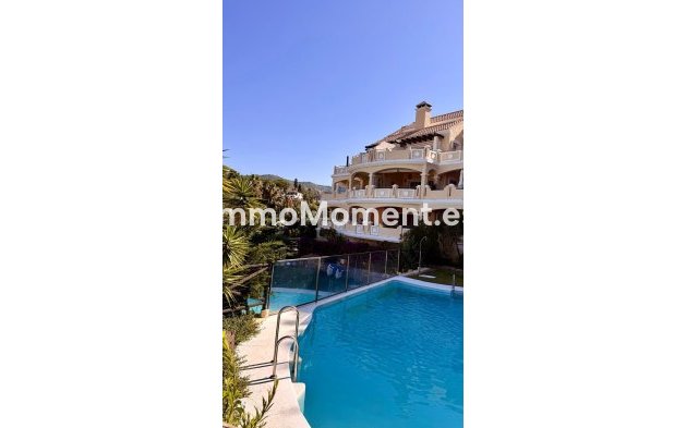 Resale - Apartment - Marbella - Elviria