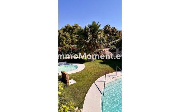 Resale - Apartment - Marbella - Elviria