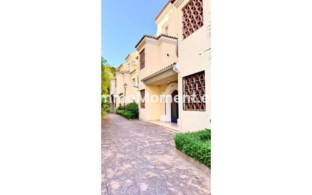 Resale - Apartment - Marbella - Elviria