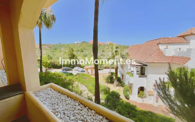 Resale - Apartment - Manilva - La Duquesa