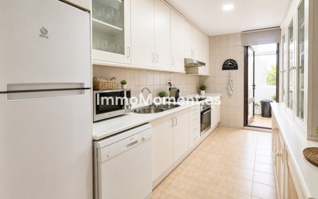 Revente - Appartement - Estepona  - Estepona Centro
