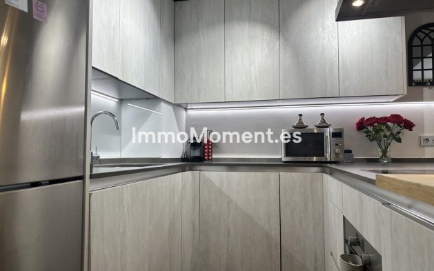 Resale - Apartment - Marbella - Nueva Andalucía