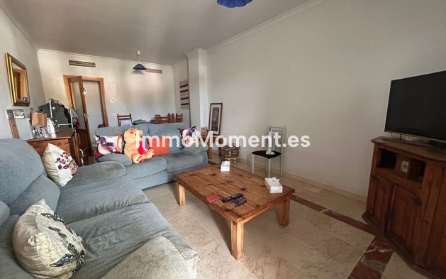 Resale - Apartment - Estepona - Selwo