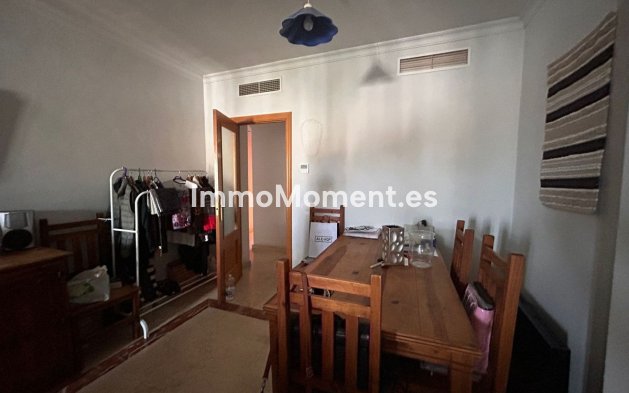 Resale - Apartment - Estepona - Selwo