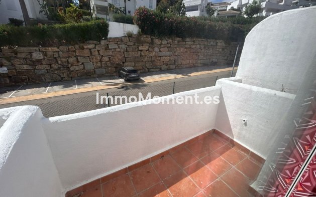 Resale - Apartment - Estepona - Selwo
