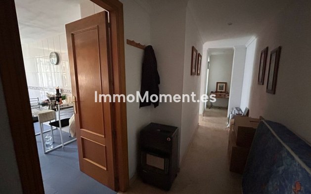 Resale - Apartment - Estepona - Selwo