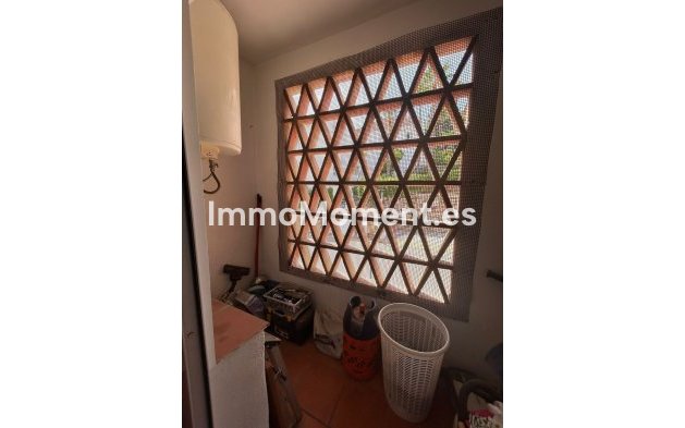 Resale - Apartment - Estepona - Selwo