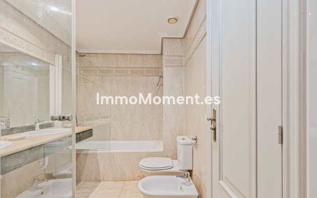 Bestaande woning - Appartement - Estepona  - Estepona Centro