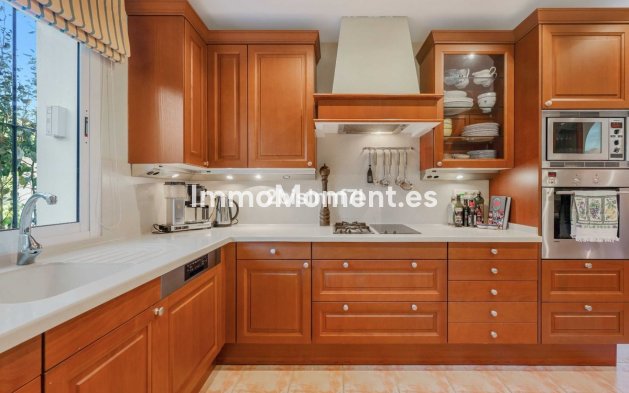 Wiederverkauf - Freistehende Villa - Marbella - Elviria