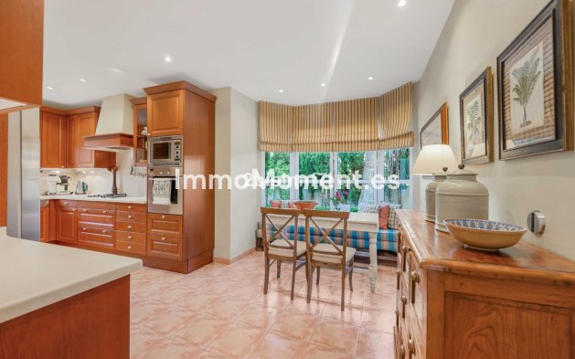 Wiederverkauf - Freistehende Villa - Marbella - Elviria