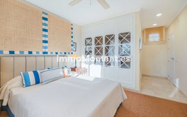 Wiederverkauf - Freistehende Villa - Marbella - Elviria