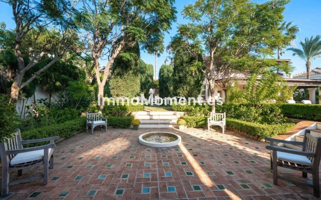 Wiederverkauf - Freistehende Villa - Marbella - Elviria