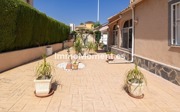 Reventa - Villa independiente - Orihuela - La Regia