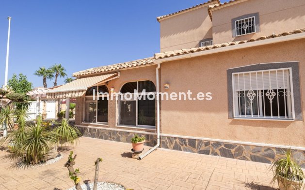 Reventa - Villa independiente - Orihuela - La Regia