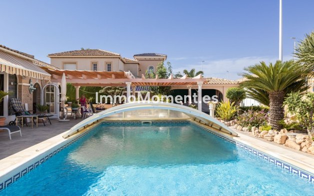 Reventa - Villa independiente - Orihuela - La Regia