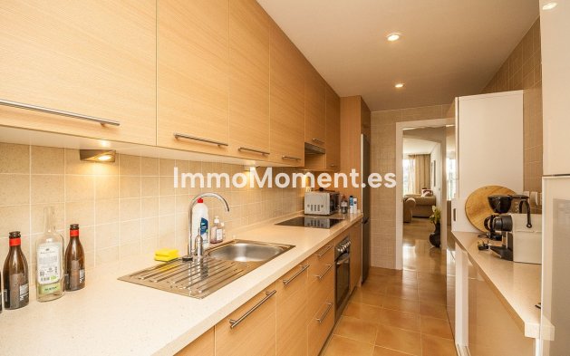 Resale - Apartment - Marbella - Elviria