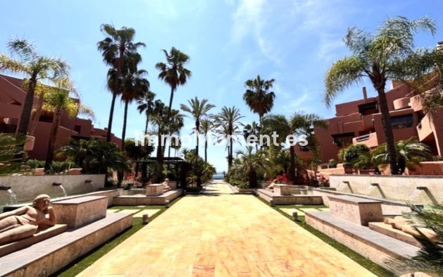 Resale - Apartment - Estepona - Estepona Centro