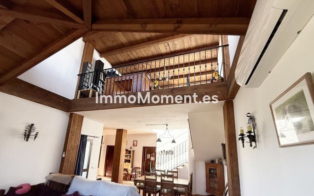 Wiederverkauf - Freistehende Villa -   Inländisch - Alhaurín el Grande Centro