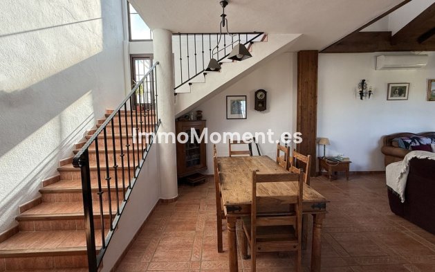 Wiederverkauf - Freistehende Villa -   Inländisch - Alhaurín el Grande Centro