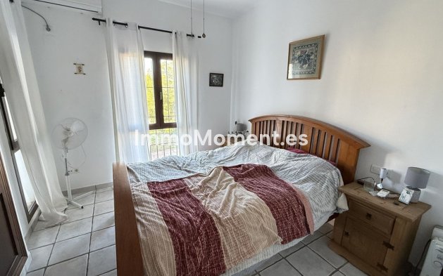 Wiederverkauf - Freistehende Villa -   Inländisch - Alhaurín el Grande Centro