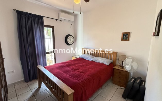 Wiederverkauf - Freistehende Villa -   Inländisch - Alhaurín el Grande Centro
