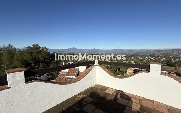 Wiederverkauf - Freistehende Villa -   Inländisch - Alhaurín el Grande Centro