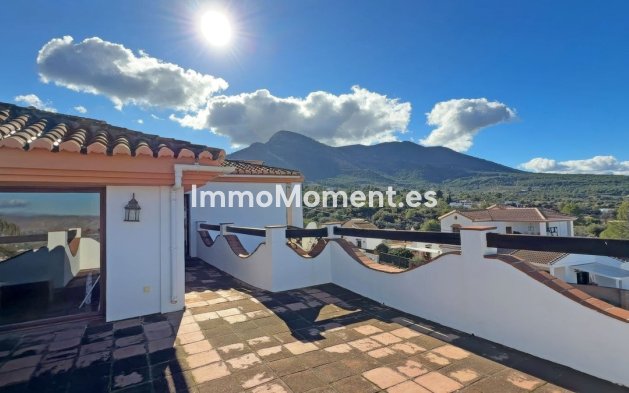 Wiederverkauf - Freistehende Villa -   Inländisch - Alhaurín el Grande Centro