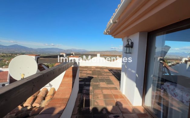 Wiederverkauf - Freistehende Villa -   Inländisch - Alhaurín el Grande Centro