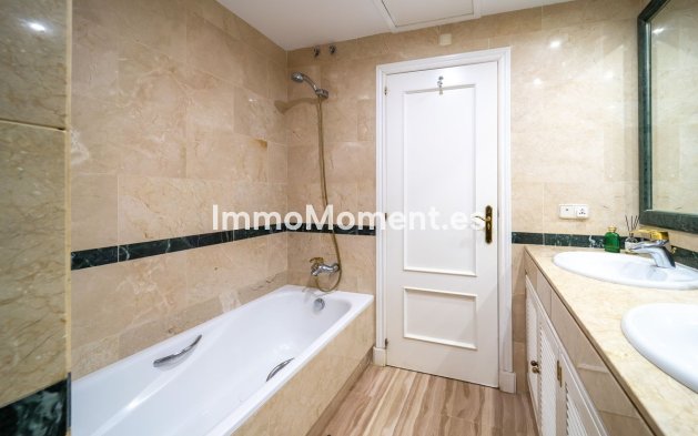 Wiederverkauf - Wohnung - Marbella - Elviria