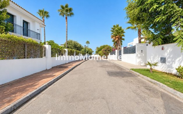Resale - Detached villa - Marbella - Guadalmina Baja