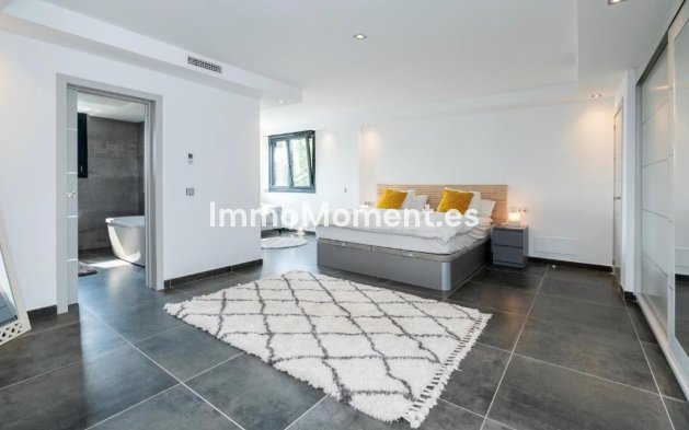 Wiederverkauf - Freistehende Villa - Marbella - Nueva Andalucía