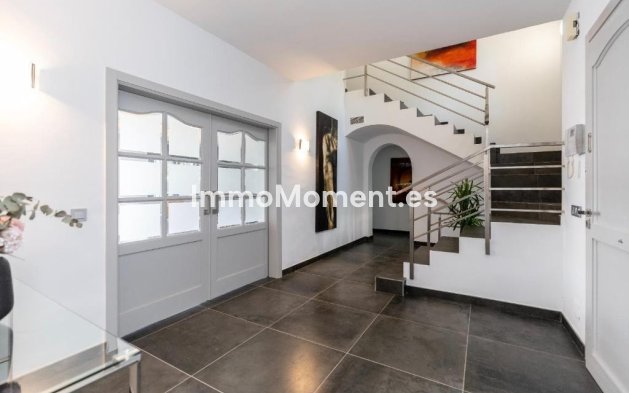 Wiederverkauf - Freistehende Villa - Marbella - Nueva Andalucía